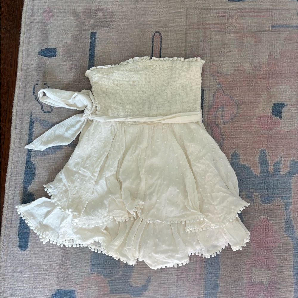 White Strapless Dress with Tye
Size Small
